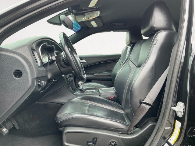 Used 2015 Dodge Charger R/T w/ Plus Group RWD image 4