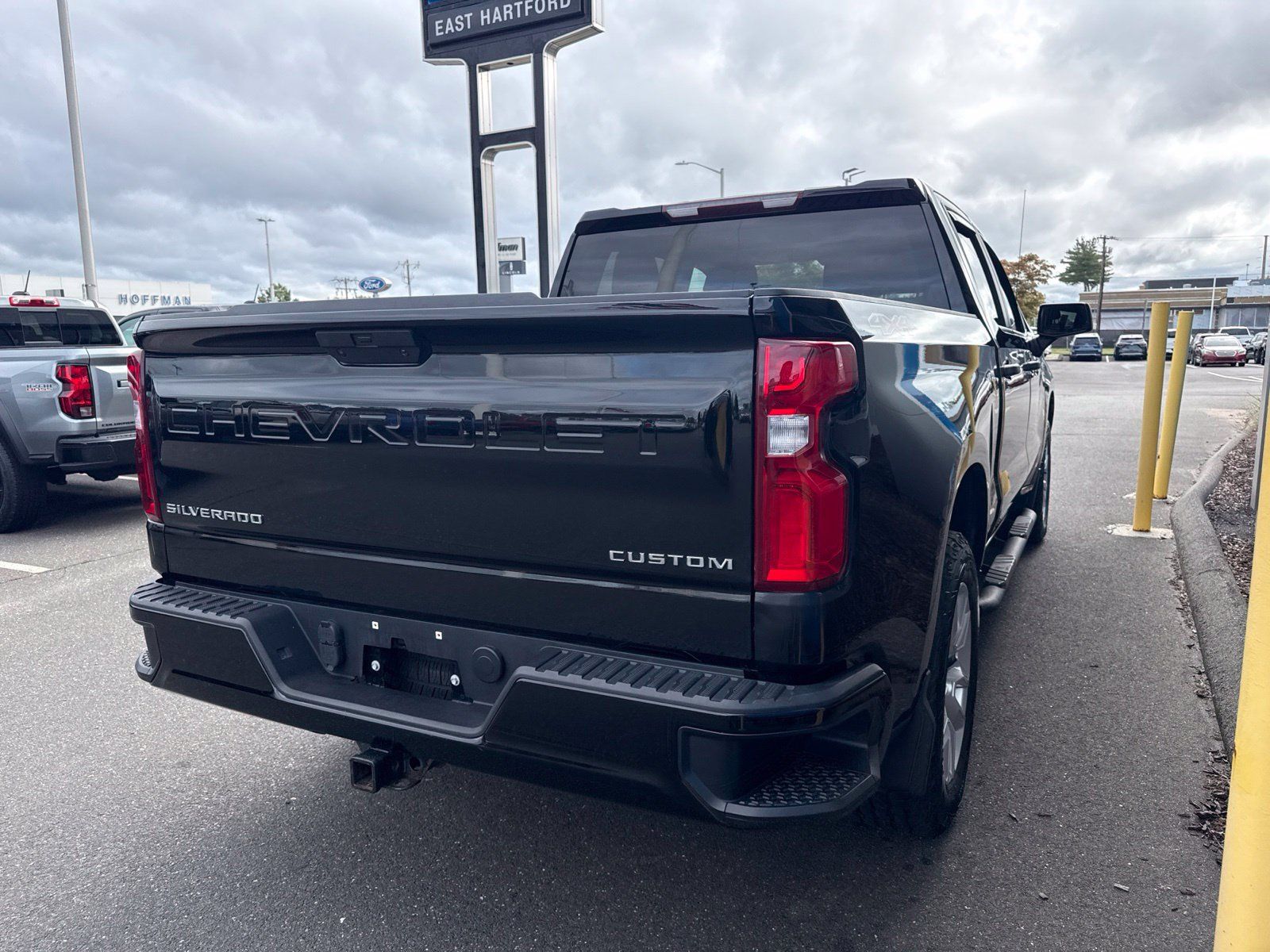 Used 2021 Chevrolet Silverado 1500 Custom w/ Safety Confidence Package AWD/4WD image 6