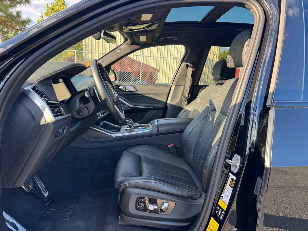 Used 2022 BMW X7 M50i AWD/4WD image 7