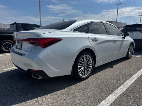 Used 2020 Toyota Avalon Limited w/ Advanced Safety Package FWD image 3