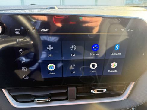 Used 2025 Chevrolet Equinox LT w/ Safety and Technology Package AWD/4WD image 25