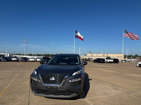 Certified 2023 Nissan Rogue SV FWD image 7