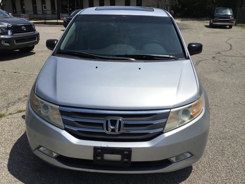 Used 2012 Honda Odyssey Touring image 2