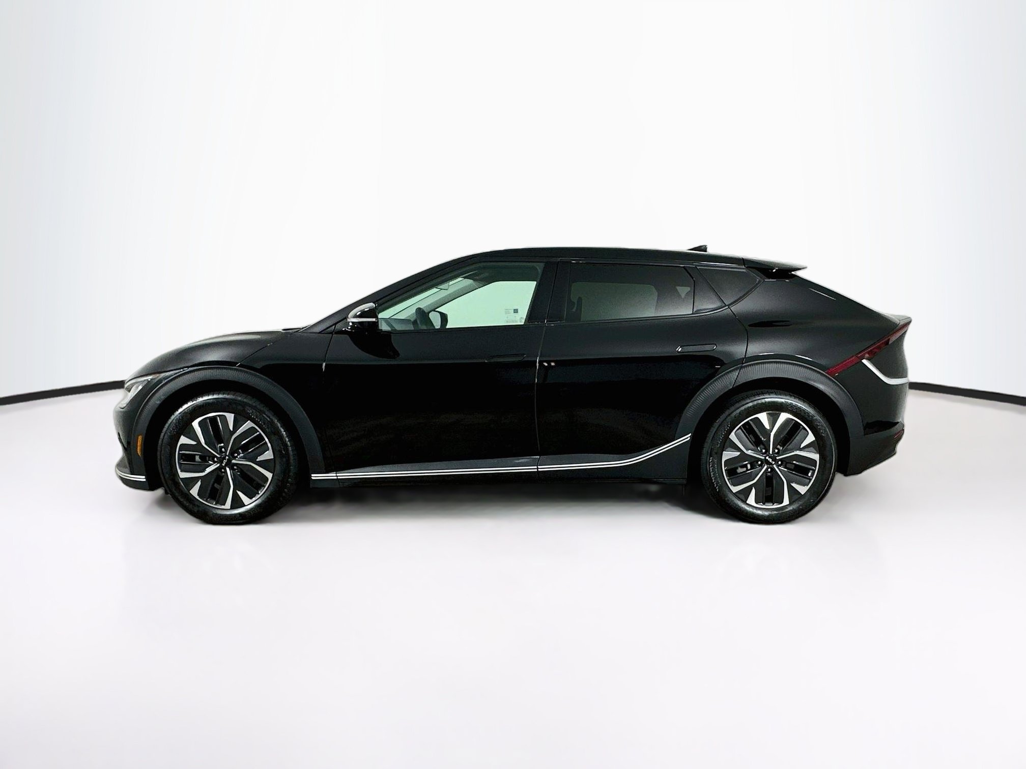 Used 2024 Kia EV6 Light AWD/4WD image 4