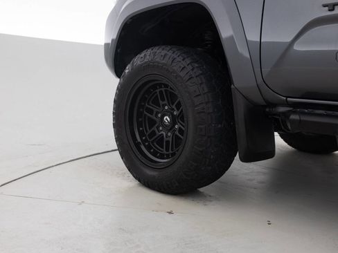 Used 2021 Toyota Tacoma TRD Sport image 17