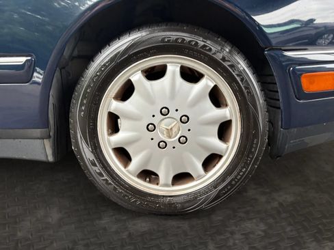 Used 1999 Mercedes-Benz E 320 Sedan image 31