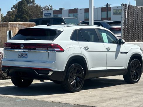 Used 2024 Volkswagen Atlas Cross Sport SE w/ Black Wheel Package FWD image 4