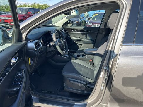 Used 2018 Kia Sorento AWD image 9