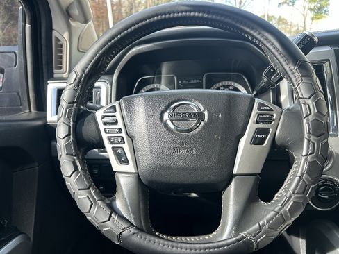 Used 2017 Nissan Titan PRO-4X image 14