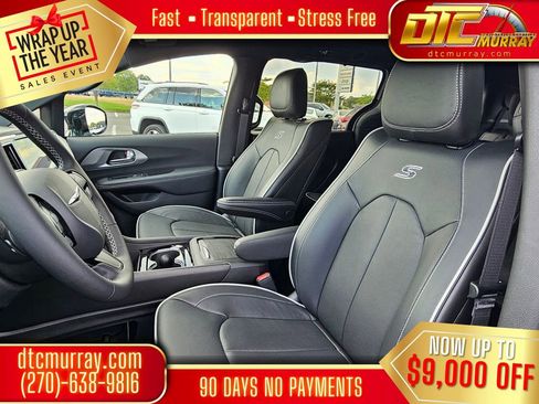 New 2026 Chrysler Pacifica Limited w/ Uconnect Theater Family Group image 9