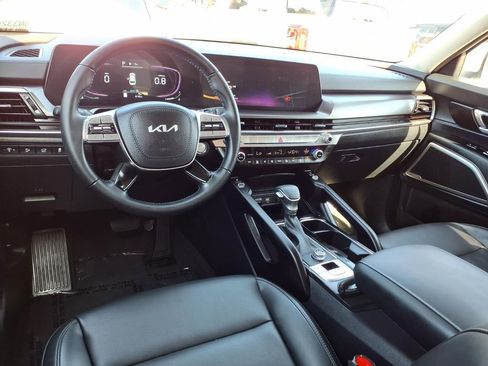 Certified 2025 Kia Telluride S FWD image 13