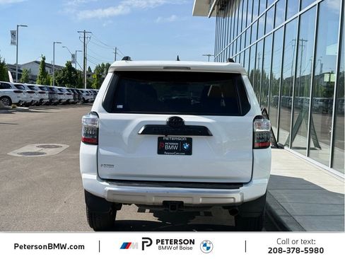 Used 2018 Toyota 4Runner TRD Off-Road Premium AWD/4WD image 4