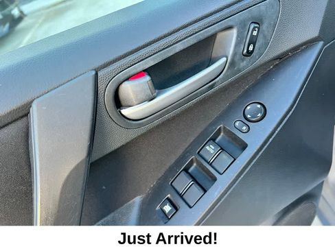 Used 2011 MAZDA MAZDA3 i Touring image 16