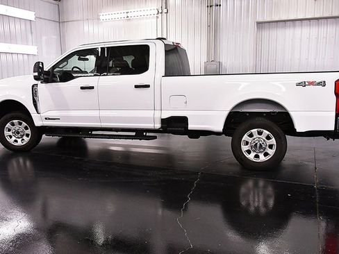 Used 2024 Ford F350 XLT image 4