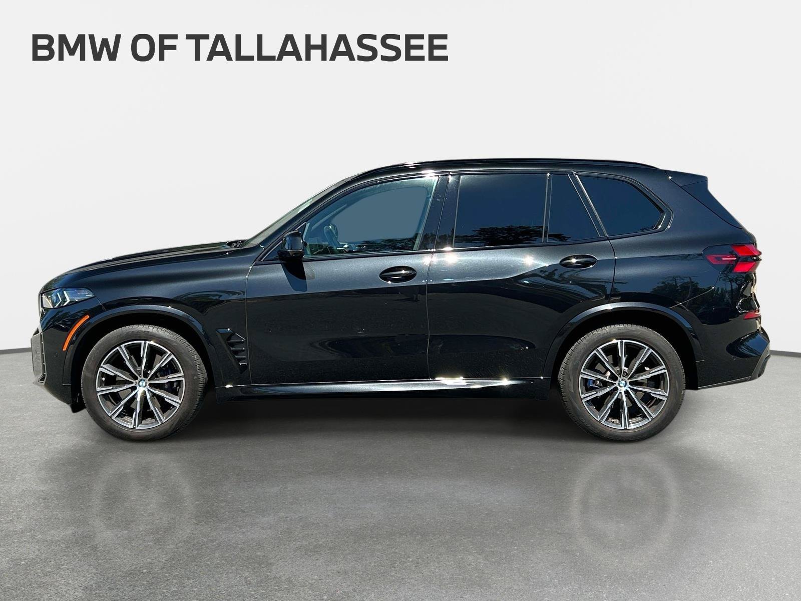 Used 2024 BMW X5 xDrive40i w/ M Sport Package AWD/4WD image 8