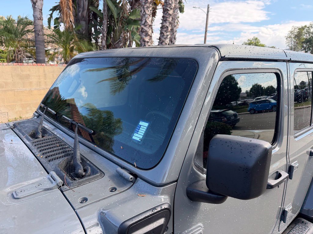 Used 2023 Jeep Wrangler Unlimited Sahara AWD/4WD image 7