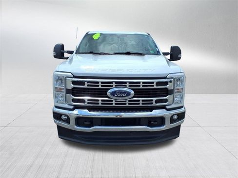 Used 2024 Ford F250 XLT image 9