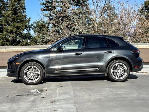 Used 2024 Porsche Macan image 2