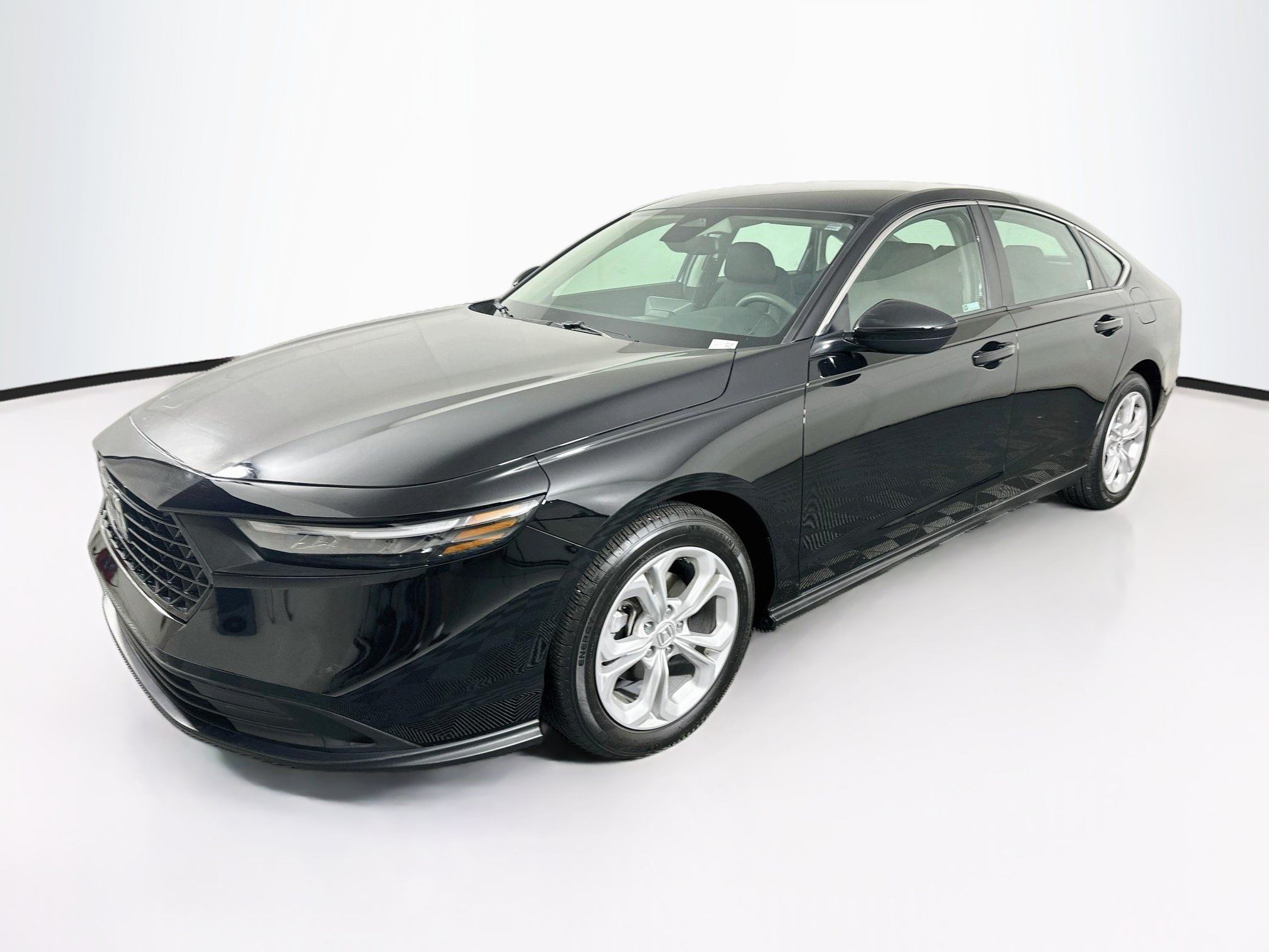 Used 2025 Honda Accord LX image 3