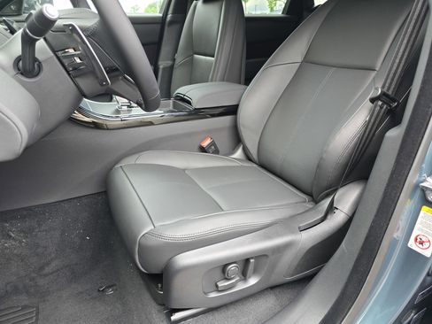 New 2026 Land Rover Range Rover Velar Dynamic SE image 28