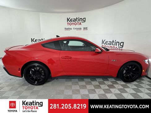 Used 2024 Ford Mustang GT Premium image 3
