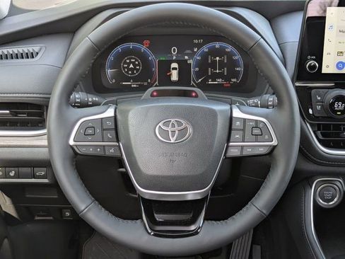 Used 2026 Toyota Grand Highlander Platinum image 21
