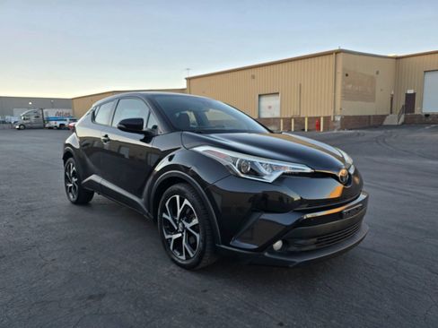 Used 2018 Toyota C-HR XLE image 3