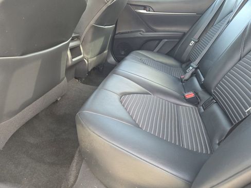 Used 2020 Toyota Camry SE image 29