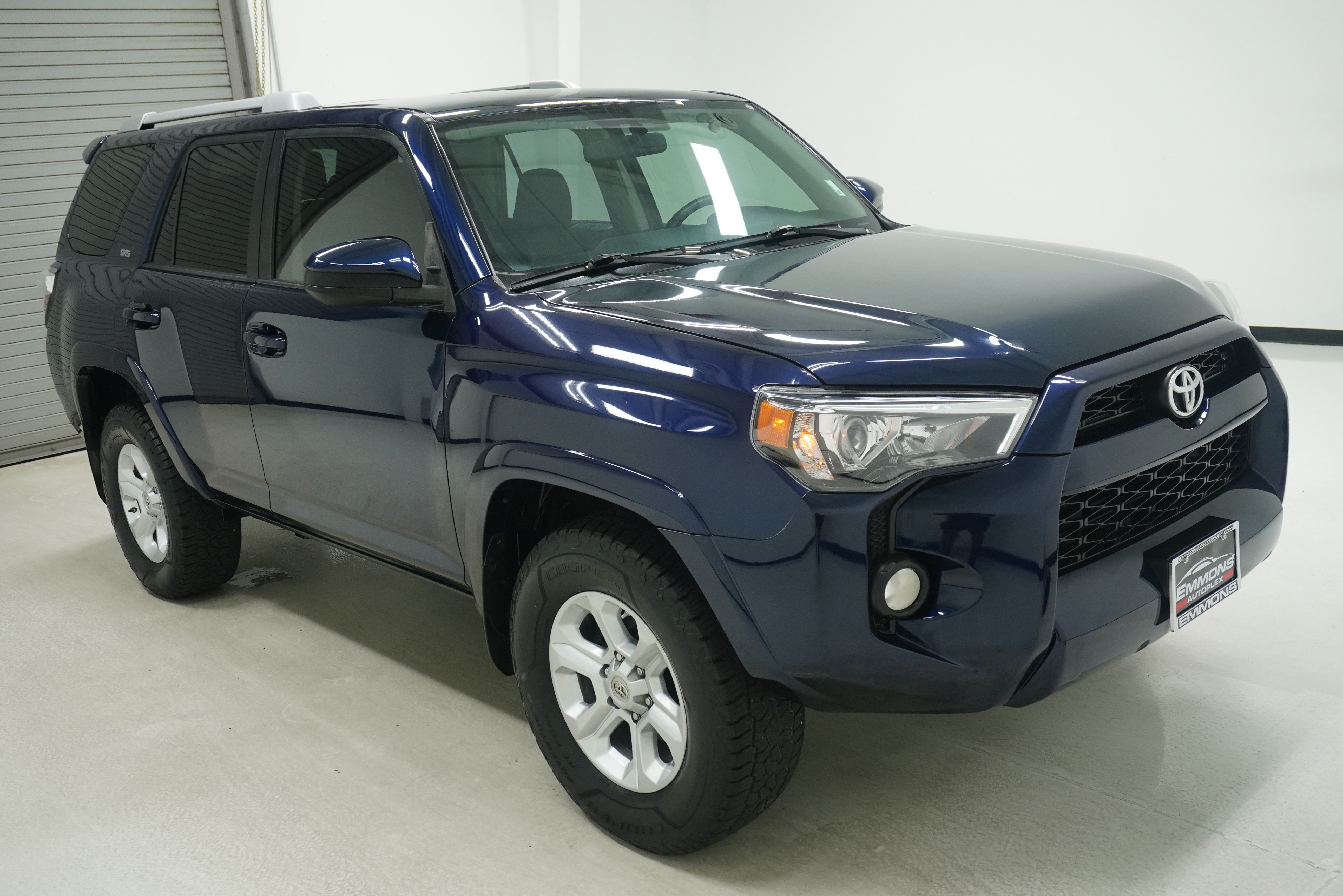 Used 2016 Toyota 4Runner SR5 RWD image 3