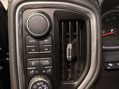 Certified 2019 Chevrolet Silverado 1500 High Country w/ Technology Package image 15