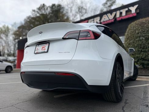 Used 2021 Tesla Model Y Long Range image 13