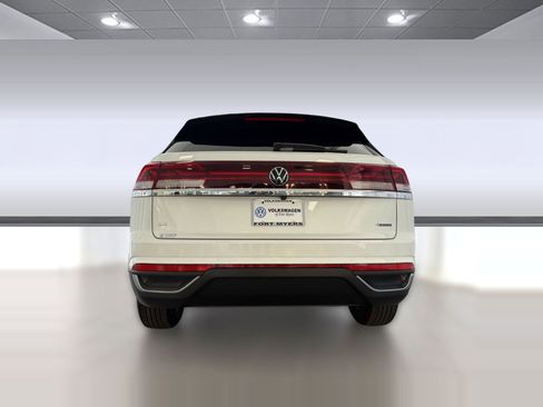 New 2026 Volkswagen Atlas Cross Sport SE image 10