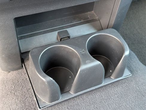 Used 2022 Nissan Titan SV image 15