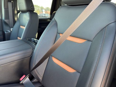 New 2026 GMC Sierra 2500 AT4 w/ AT4 Premium Plus Package image 15