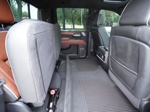 Used 2025 GMC Sierra 2500 Denali Ultimate AWD/4WD image 32