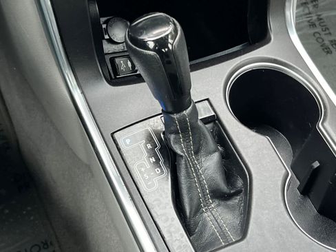 Used 2016 Toyota Camry LE image 21