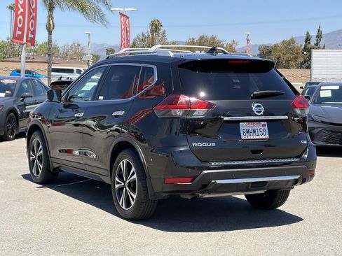 Used 2019 Nissan Rogue SV w/ Premium Package FWD image 42