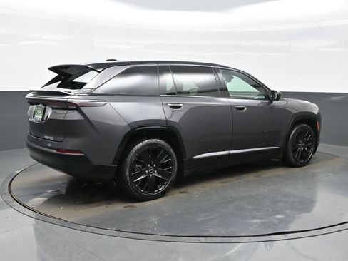 Used 2024 Jeep Wagoneer Launch Edition image 6