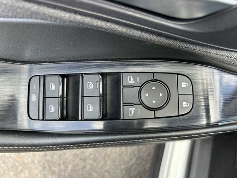 Used 2023 Nissan Rogue SV FWD image 15