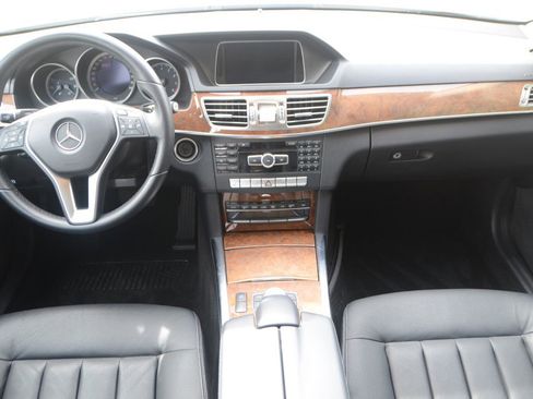 Used 2014 Mercedes-Benz E 350 4MATIC Wagon image 17
