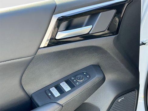 New 2026 Mitsubishi Outlander Trail Edition image 17