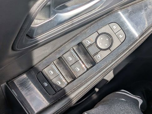 Used 2024 Nissan Rogue SV AWD/4WD image 24
