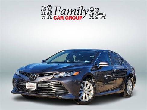 Used 2020 Toyota Camry LE image 1