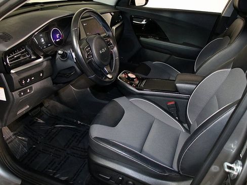 Used 2022 Kia Niro EX w/ Cold Weather Package image 12