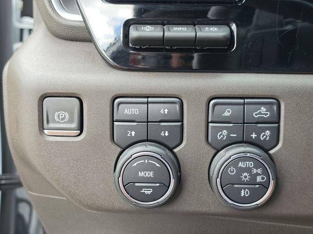 Used 2023 Chevrolet Silverado 1500 LTZ w/ Technology Package AWD/4WD image 34