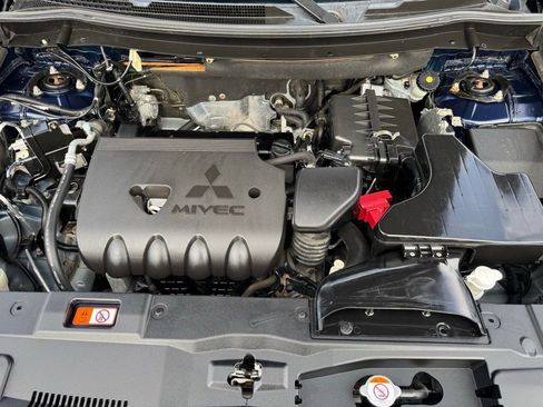 Used 2016 Mitsubishi Outlander SEL image 11