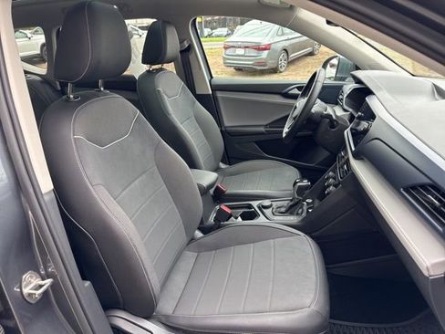 Used 2024 Volkswagen Taos SE image 22
