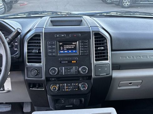 Used 2018 Ford F250 XLT AWD/4WD image 17