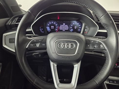 Used 2019 Audi Q3 2.0T Premium w/ Convenience Package AWD/4WD image 16
