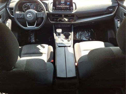 Certified 2024 Nissan Rogue SV FWD image 10